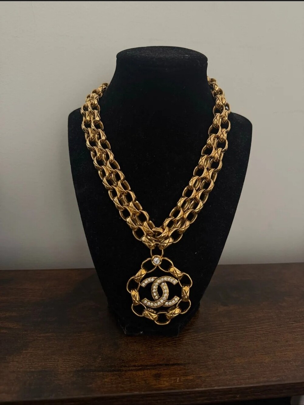 Chanel Collection 23 Bijoux Rhinestone CC Double Chain Medallion Large
